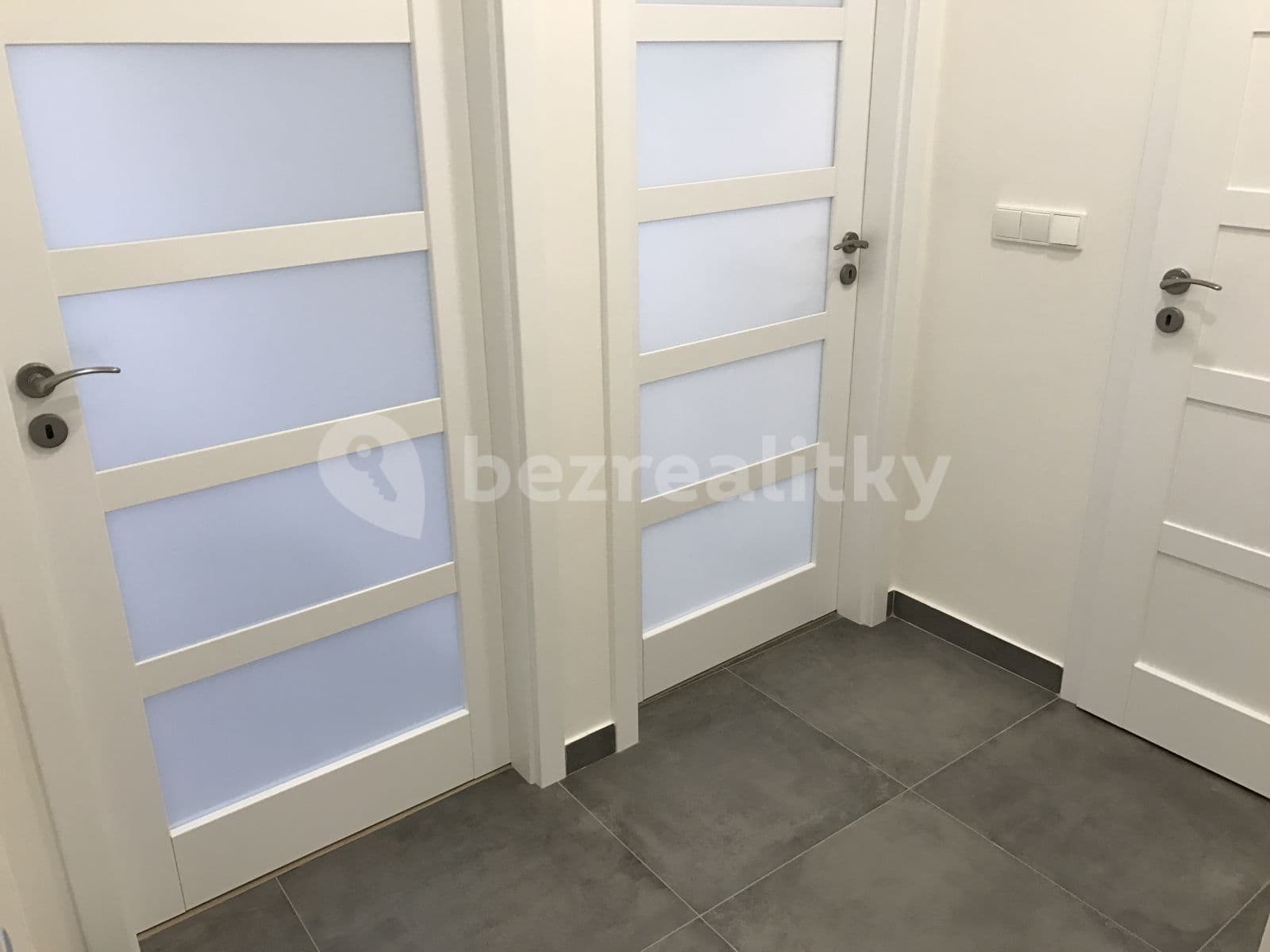 1 bedroom with open-plan kitchen flat to rent, 45 m², Mojmírova, Prague, Prague 1 bedroom with open-plan kitchen flat to rent, 45 m², Mojmírova, Prague, Prague