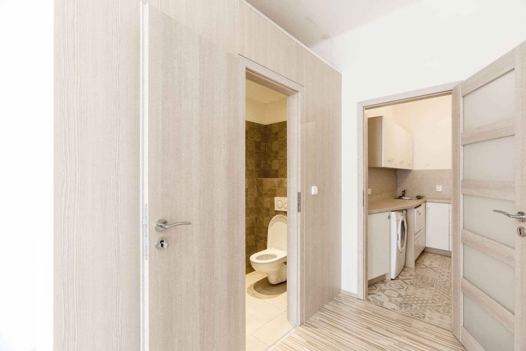 Studio flat to rent, 20 m², Čestmírova, Prague, Prague Studio flat to rent, 20 m², Čestmírova, Prague, Prague