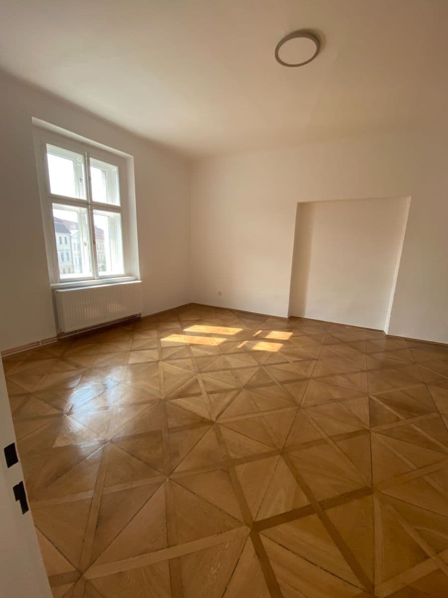 3 bedroom flat to rent, 100 m², Velké náměstí, Písek, Jihočeský Region 3 bedroom flat to rent, 100 m², Velké náměstí, Písek, Jihočeský Region
