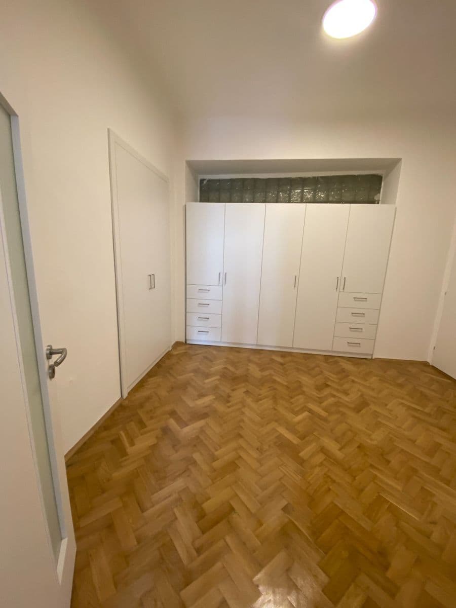 3 bedroom flat to rent, 100 m², Velké náměstí, Písek, Jihočeský Region 3 bedroom flat to rent, 100 m², Velké náměstí, Písek, Jihočeský Region