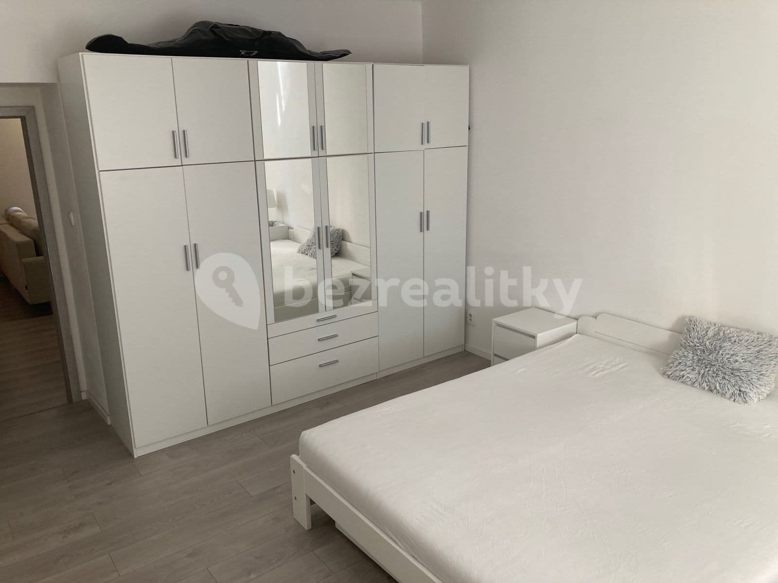 1 bedroom with open-plan kitchen flat to rent, 50 m², V Zahradách, Prague, Prague 1 bedroom with open-plan kitchen flat to rent, 50 m², V Zahradách, Prague, Prague