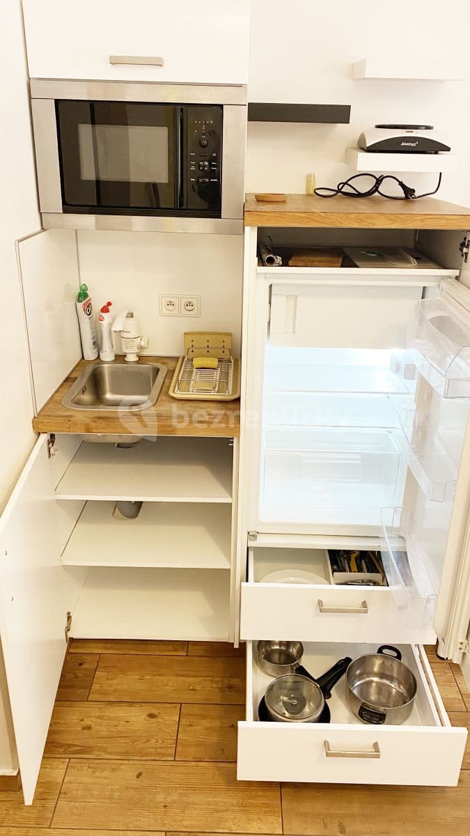 Studio flat to rent, 20 m², Plavecká, Prague, Prague Studio flat to rent, 20 m², Plavecká, Prague, Prague