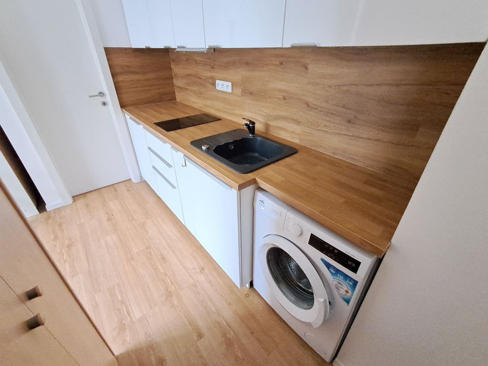 Studio flat to rent, 22 m², Pod Kesnerkou, Prague, Prague Studio flat to rent, 22 m², Pod Kesnerkou, Prague, Prague