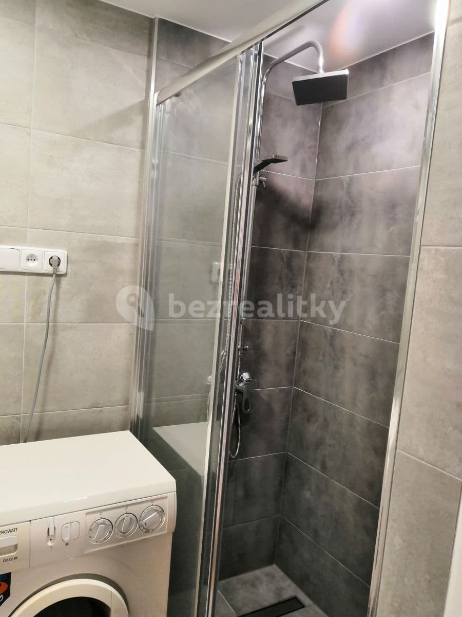 3 bedroom with open-plan kitchen flat to rent, 104 m², U Sokolovny, Zlín, Zlínský Region 3 bedroom with open-plan kitchen flat to rent, 104 m², U Sokolovny, Zlín, Zlínský Region