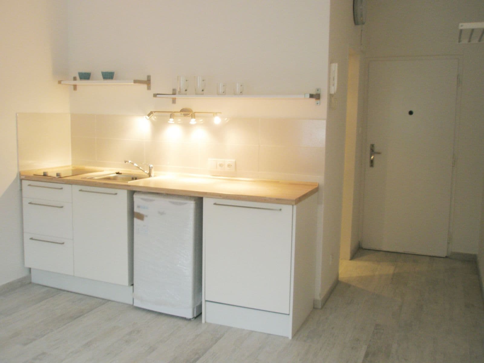 Studio flat to rent, 22 m², Lidická, Karlovy Vary, Karlovarský Region Studio flat to rent, 22 m², Lidická, Karlovy Vary, Karlovarský Region