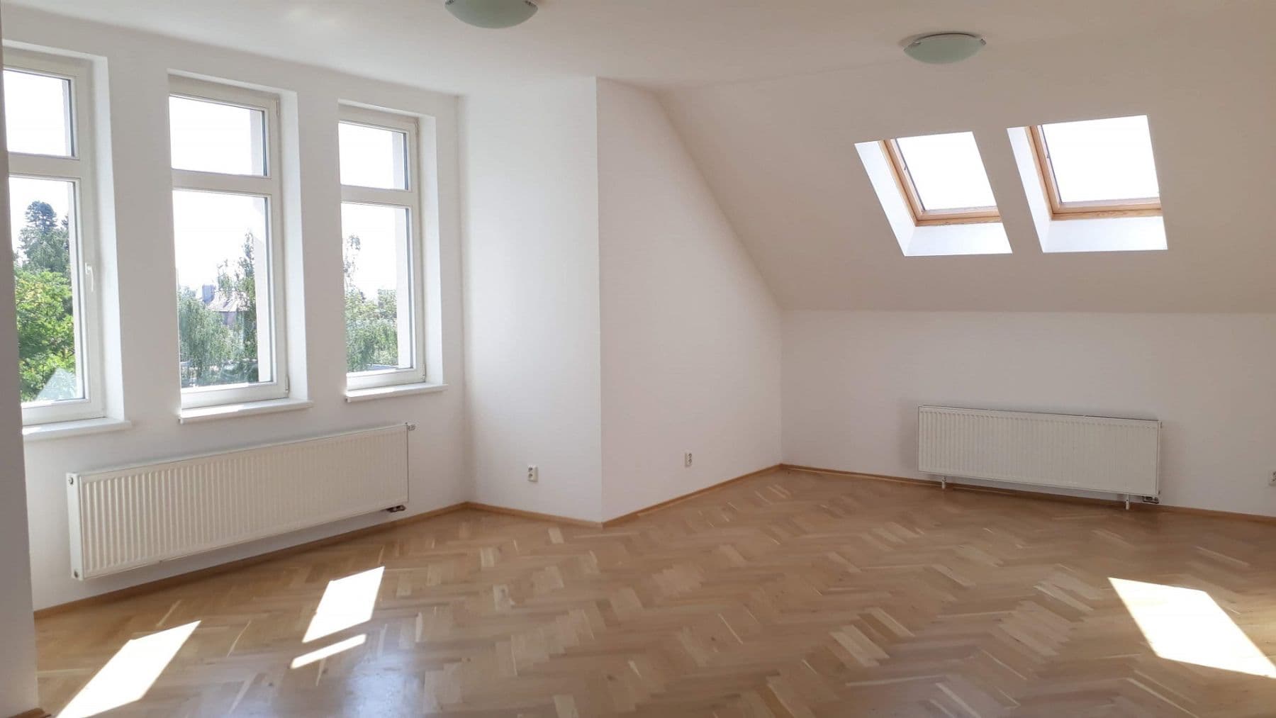 3 bedroom flat to rent, 104 m², Na Hanspaulce, Prague, Prague 3 bedroom flat to rent, 104 m², Na Hanspaulce, Prague, Prague