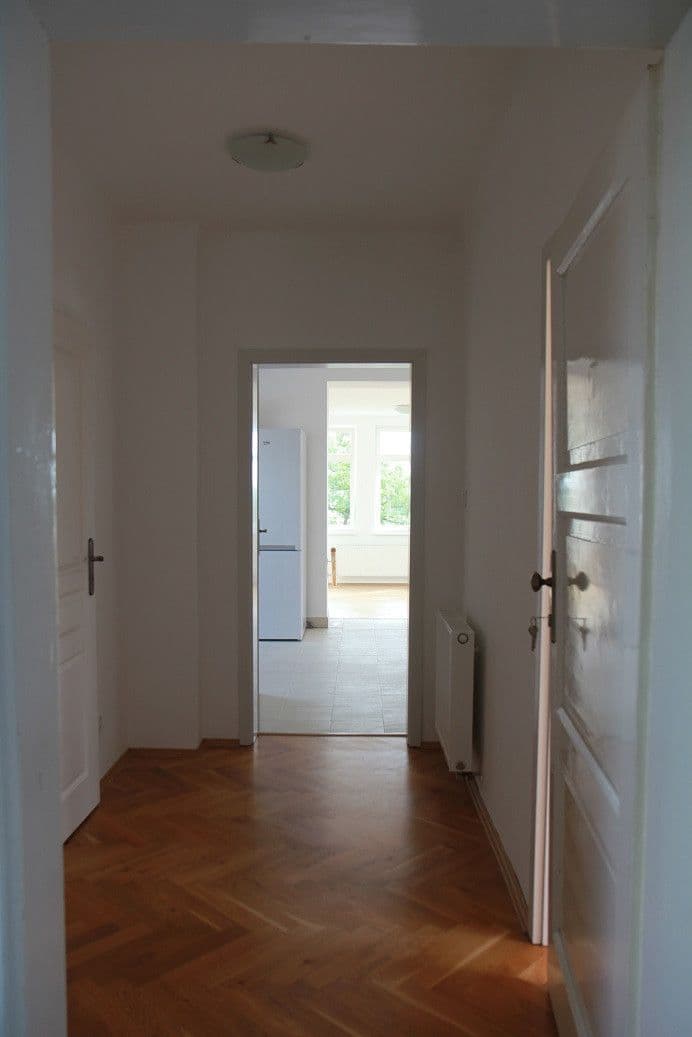 3 bedroom flat to rent, 104 m², Na Hanspaulce, Prague, Prague 3 bedroom flat to rent, 104 m², Na Hanspaulce, Prague, Prague