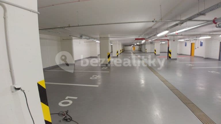1 bedroom with open-plan kitchen flat to rent, 62 m², Modenská, Prague, Prague 1 bedroom with open-plan kitchen flat to rent, 62 m², Modenská, Prague, Prague