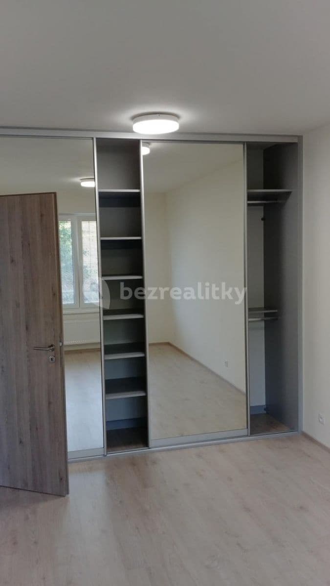 1 bedroom with open-plan kitchen flat to rent, 62 m², Modenská, Prague, Prague 1 bedroom with open-plan kitchen flat to rent, 62 m², Modenská, Prague, Prague