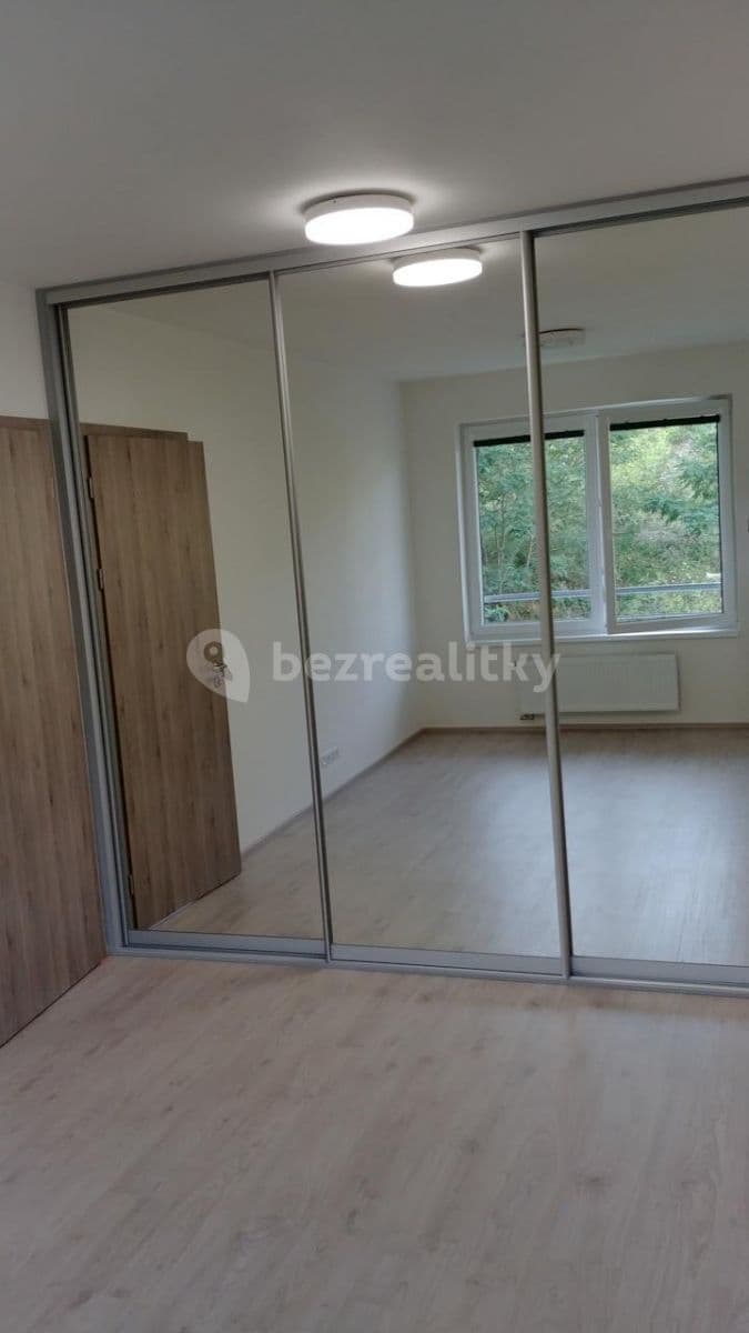 1 bedroom with open-plan kitchen flat to rent, 62 m², Modenská, Prague, Prague 1 bedroom with open-plan kitchen flat to rent, 62 m², Modenská, Prague, Prague