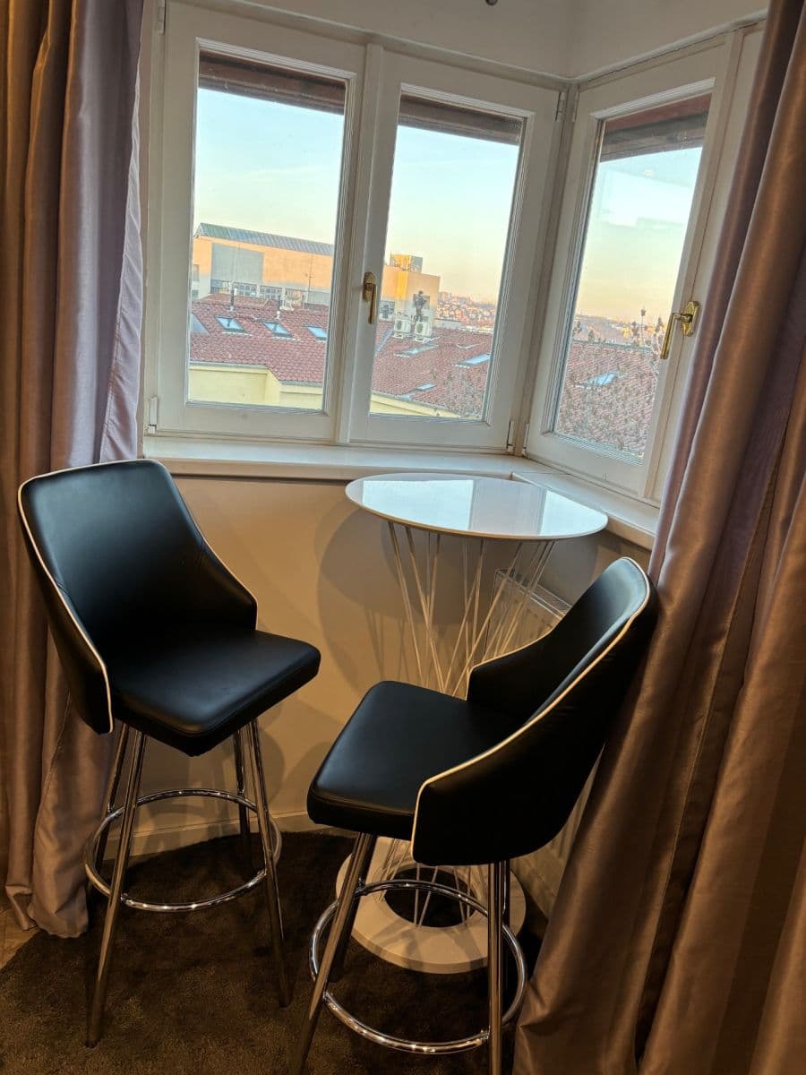 1 bedroom with open-plan kitchen flat to rent, 65 m², Milady Horákové, Prague, Prague 1 bedroom with open-plan kitchen flat to rent, 65 m², Milady Horákové, Prague, Prague