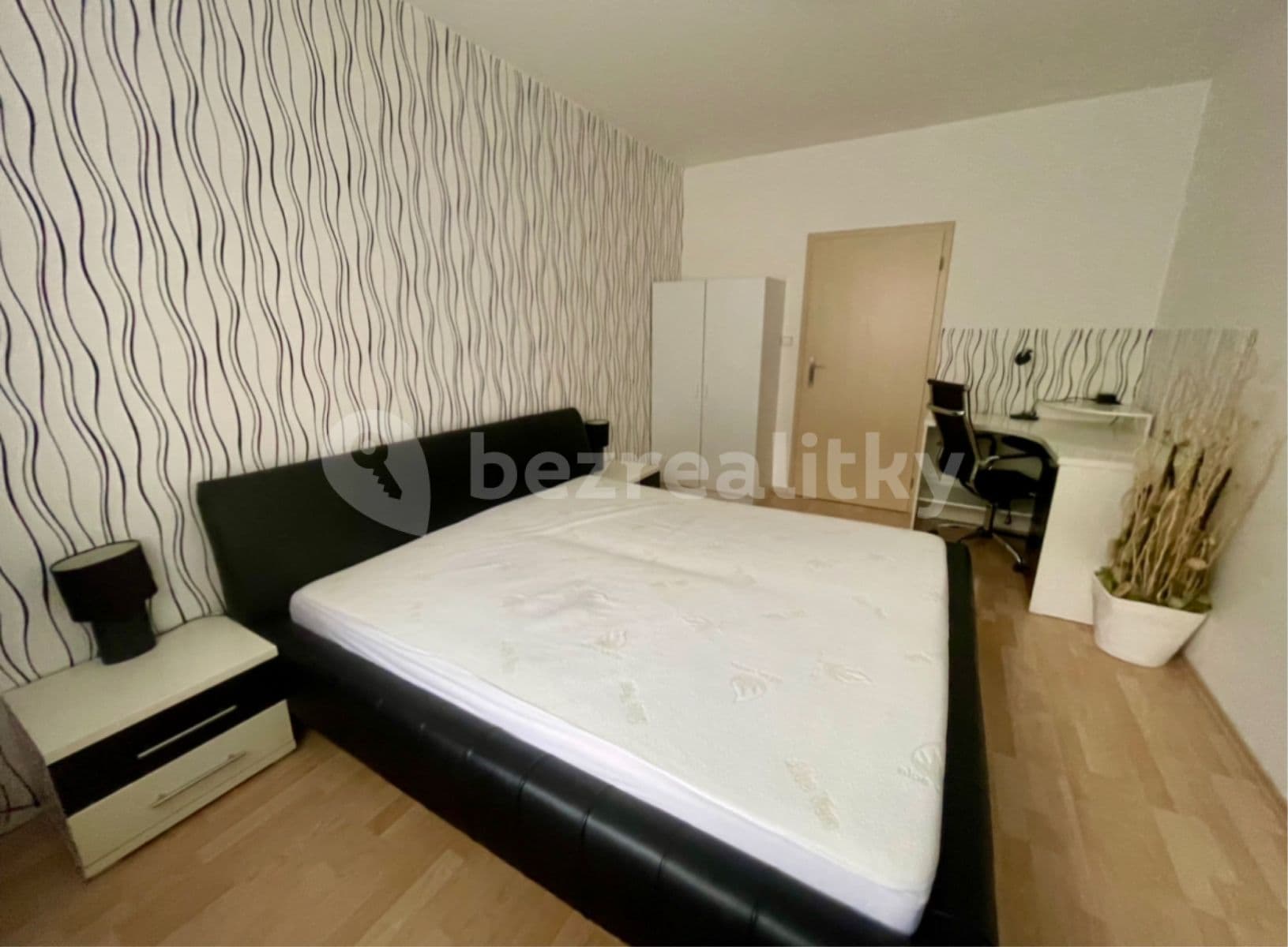 1 bedroom with open-plan kitchen flat to rent, 66 m², Budapešťská, Prague, Prague 1 bedroom with open-plan kitchen flat to rent, 66 m², Budapešťská, Prague, Prague