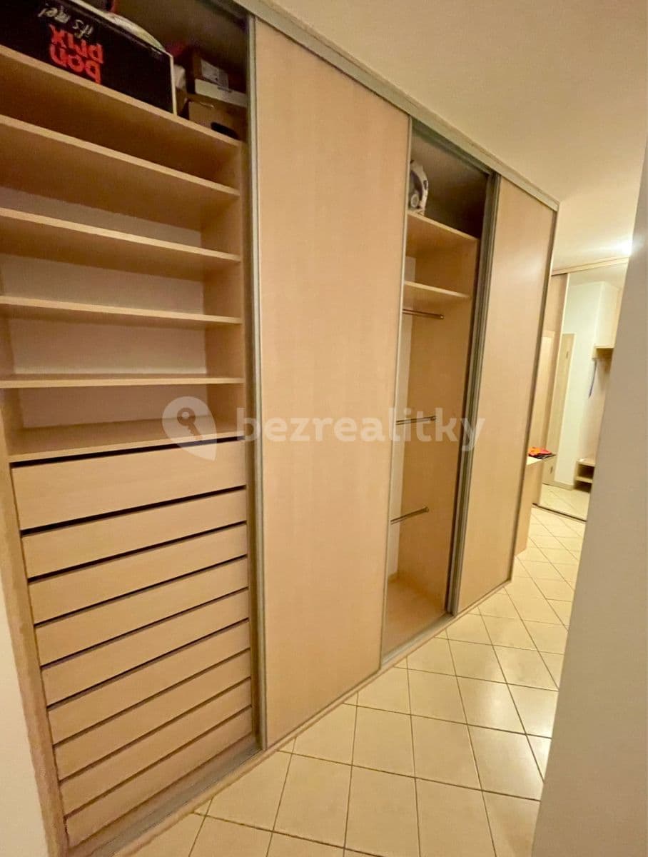1 bedroom with open-plan kitchen flat to rent, 66 m², Budapešťská, Prague, Prague 1 bedroom with open-plan kitchen flat to rent, 66 m², Budapešťská, Prague, Prague
