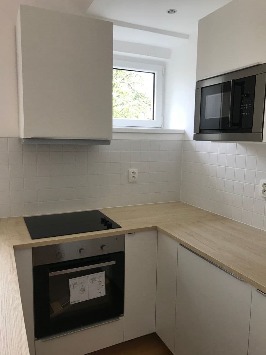 3 bedroom flat to rent, 85 m², Pod Kesnerkou, Prague, Prague 3 bedroom flat to rent, 85 m², Pod Kesnerkou, Prague, Prague