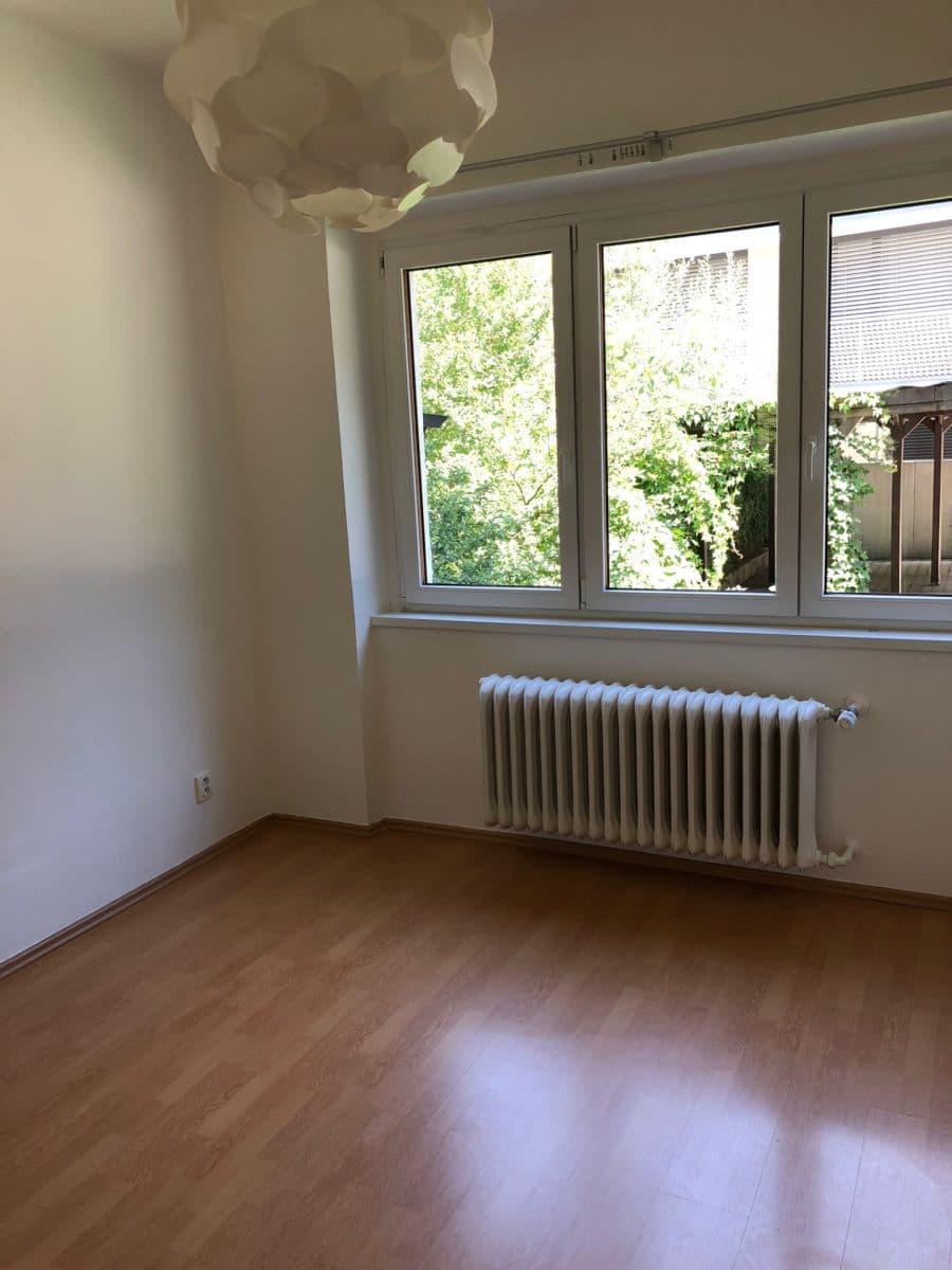 3 bedroom flat to rent, 85 m², Pod Kesnerkou, Prague, Prague 3 bedroom flat to rent, 85 m², Pod Kesnerkou, Prague, Prague