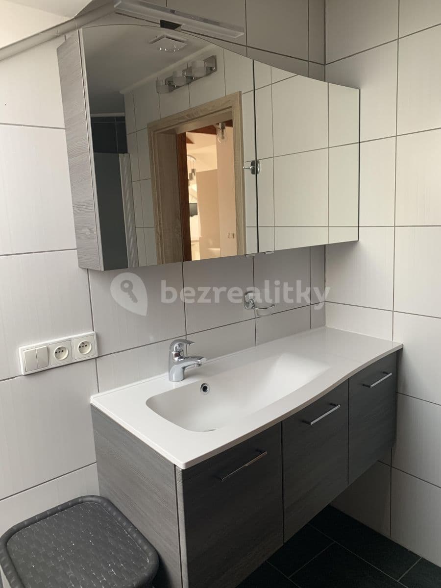 2 bedroom with open-plan kitchen flat to rent, 81 m², Schoellerova, Prague, Prague 2 bedroom with open-plan kitchen flat to rent, 81 m², Schoellerova, Prague, Prague