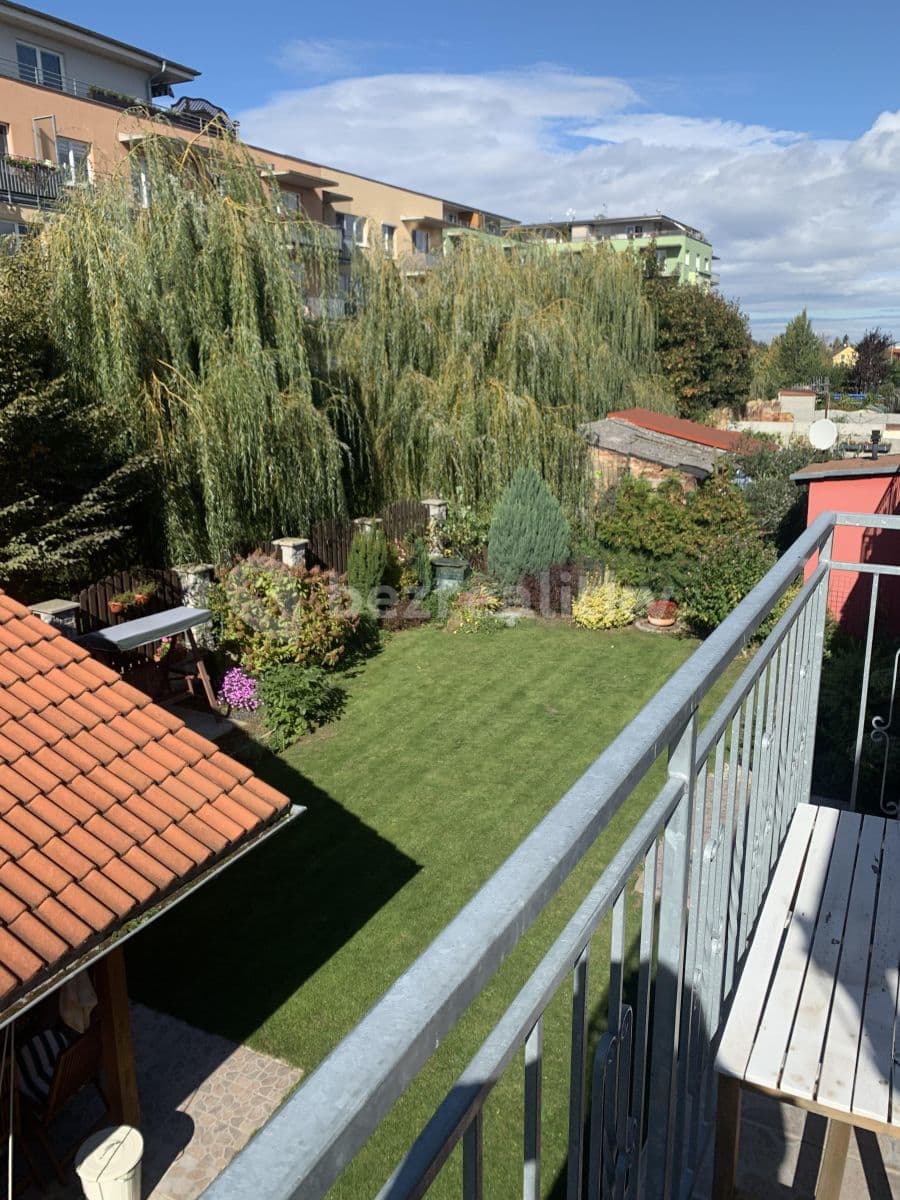 2 bedroom with open-plan kitchen flat to rent, 81 m², Schoellerova, Prague, Prague 2 bedroom with open-plan kitchen flat to rent, 81 m², Schoellerova, Prague, Prague