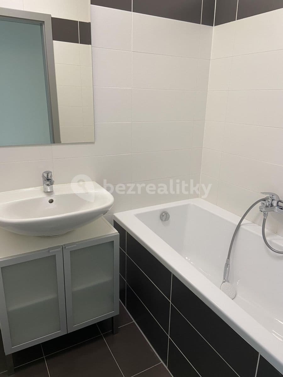 Studio flat to rent, 43 m², Premonstrátů, Chýně, Středočeský Region Studio flat to rent, 43 m², Premonstrátů, Chýně, Středočeský Region