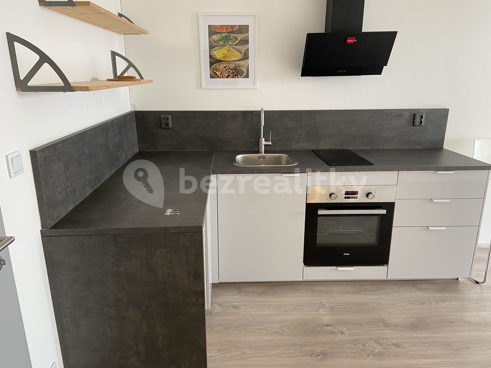 Studio flat to rent, 43 m², Premonstrátů, Chýně, Středočeský Region Studio flat to rent, 43 m², Premonstrátů, Chýně, Středočeský Region