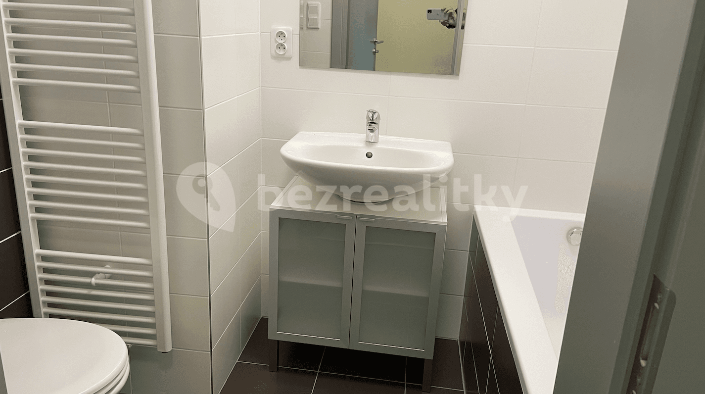 Studio flat to rent, 43 m², Premonstrátů, Chýně, Středočeský Region Studio flat to rent, 43 m², Premonstrátů, Chýně, Středočeský Region