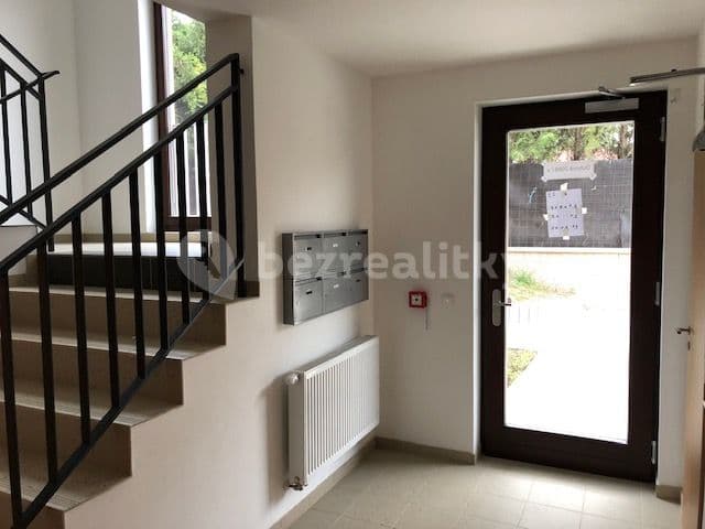 1 bedroom with open-plan kitchen flat to rent, 60 m², Okrajová ulice, Hostivice, Středočeský Region 1 bedroom with open-plan kitchen flat to rent, 60 m², Okrajová ulice, Hostivice, Středočeský Region