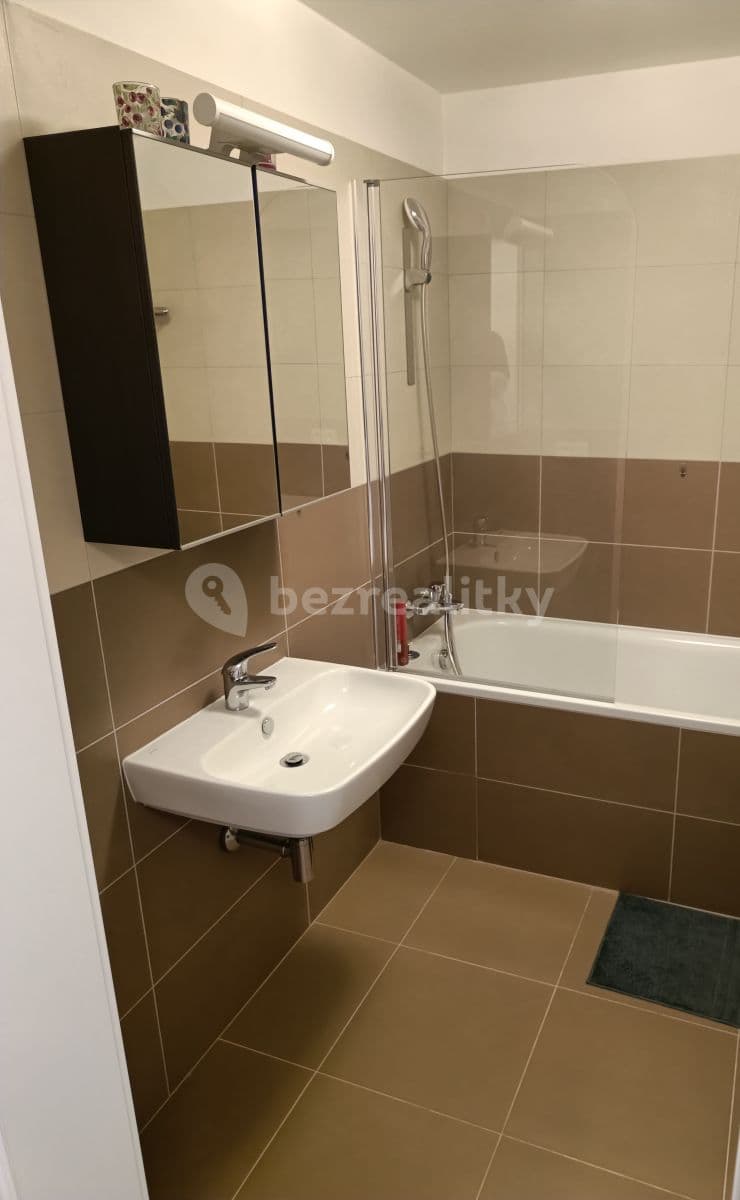 1 bedroom with open-plan kitchen flat to rent, 60 m², Okrajová ulice, Hostivice, Středočeský Region 1 bedroom with open-plan kitchen flat to rent, 60 m², Okrajová ulice, Hostivice, Středočeský Region