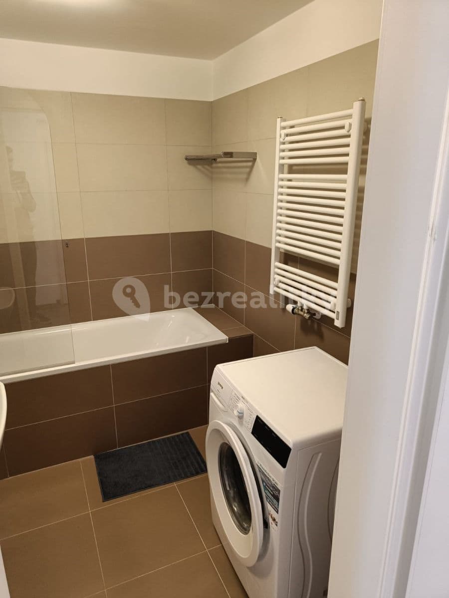 1 bedroom with open-plan kitchen flat to rent, 60 m², Okrajová ulice, Hostivice, Středočeský Region 1 bedroom with open-plan kitchen flat to rent, 60 m², Okrajová ulice, Hostivice, Středočeský Region