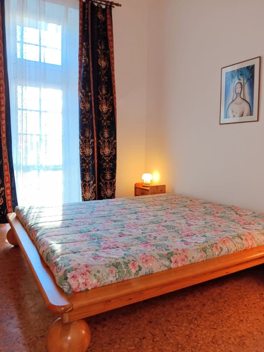 1 bedroom with open-plan kitchen flat to rent, 45 m², Svatoslavova, Prague, Prague 1 bedroom with open-plan kitchen flat to rent, 45 m², Svatoslavova, Prague, Prague