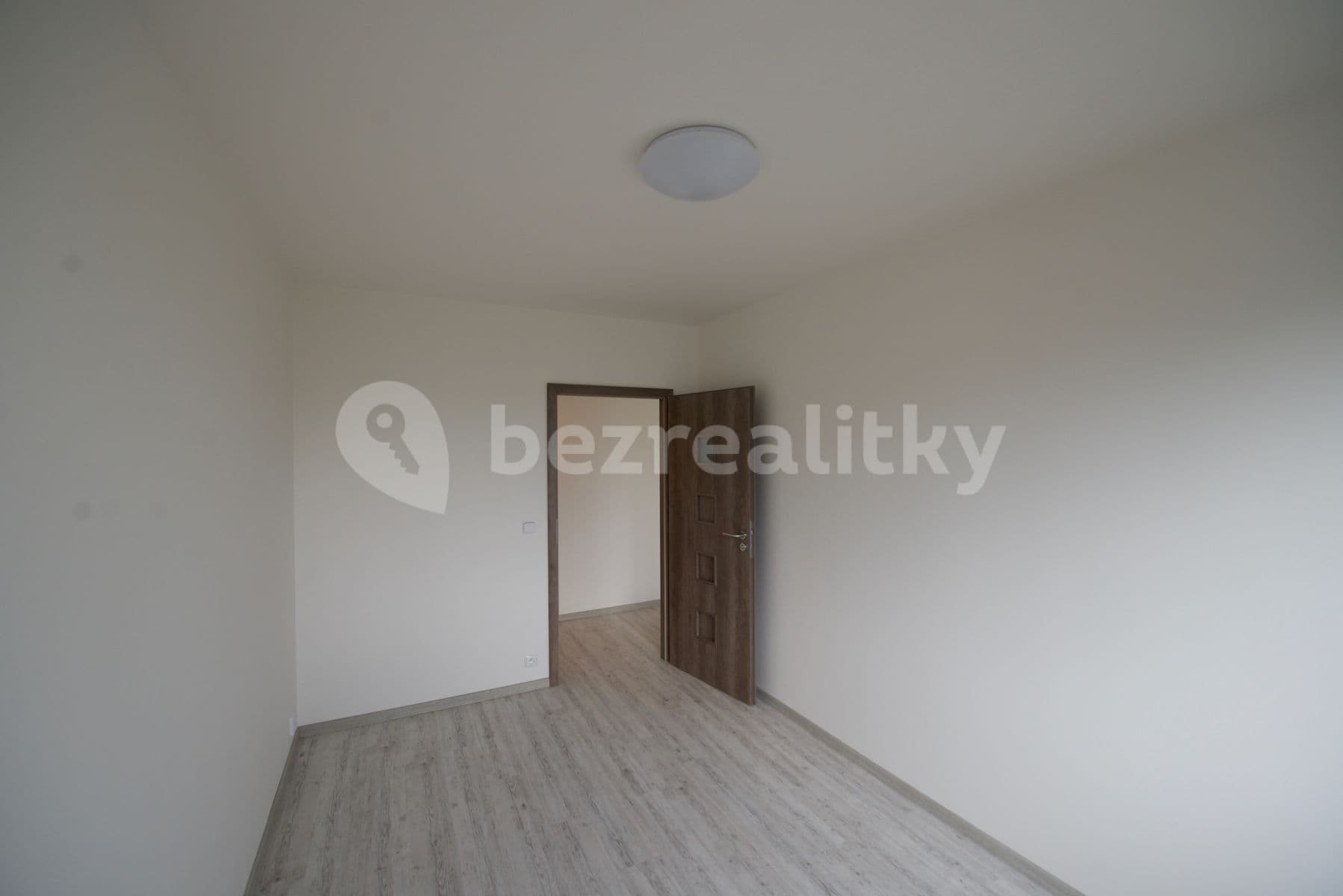 1 bedroom with open-plan kitchen flat to rent, 45 m², Zázvorkova, Prague, Prague 1 bedroom with open-plan kitchen flat to rent, 45 m², Zázvorkova, Prague, Prague