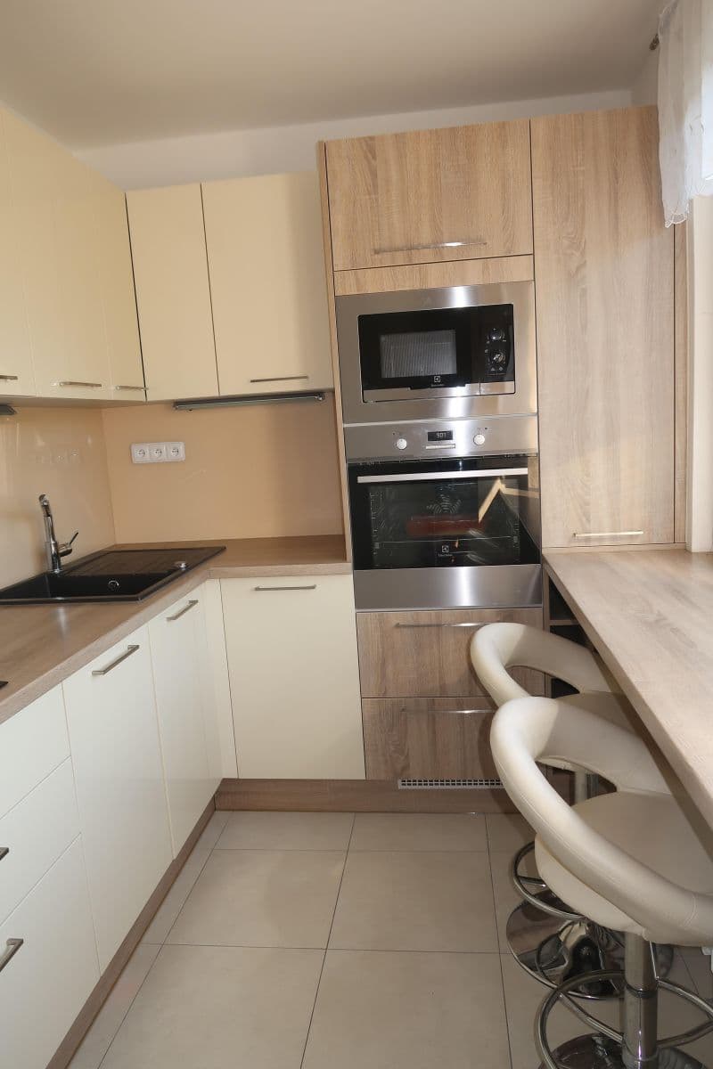 2 bedroom flat to rent, 54 m², Nad Alejí, Prague, Prague 2 bedroom flat to rent, 54 m², Nad Alejí, Prague, Prague