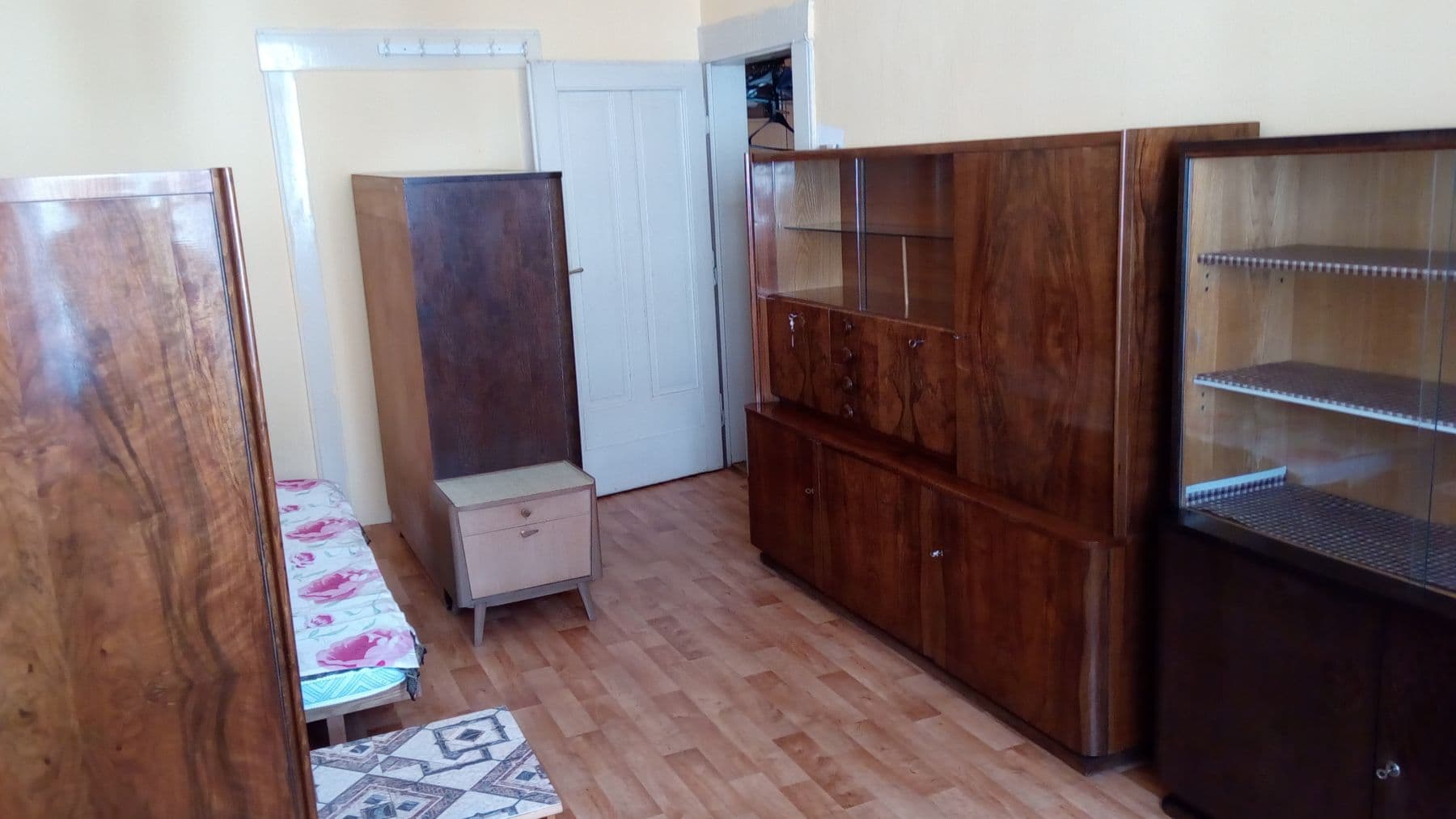 3 bedroom flat to rent, 22 m², Na Březince, Prague, Prague 3 bedroom flat to rent, 22 m², Na Březince, Prague, Prague