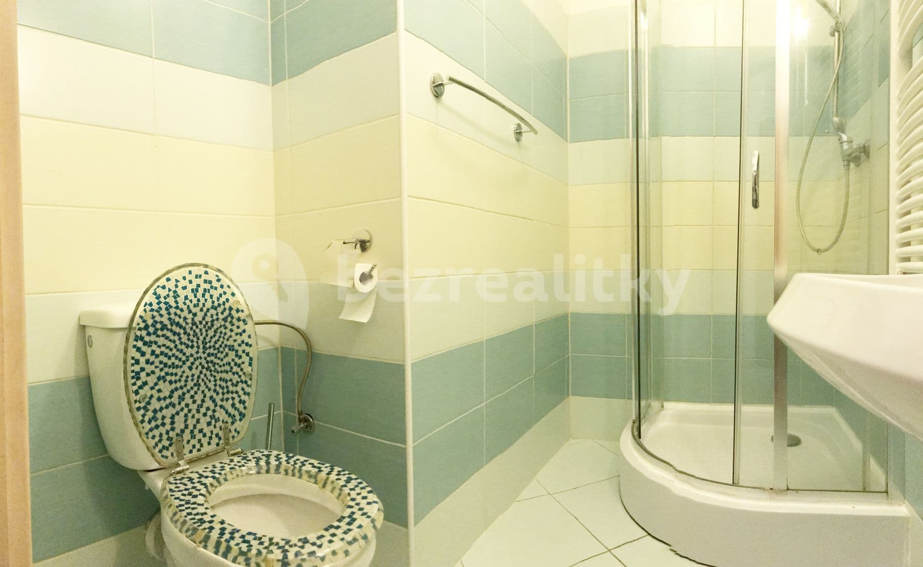 1 bedroom with open-plan kitchen flat to rent, 40 m², Černomořská, Prague, Prague 1 bedroom with open-plan kitchen flat to rent, 40 m², Černomořská, Prague, Prague