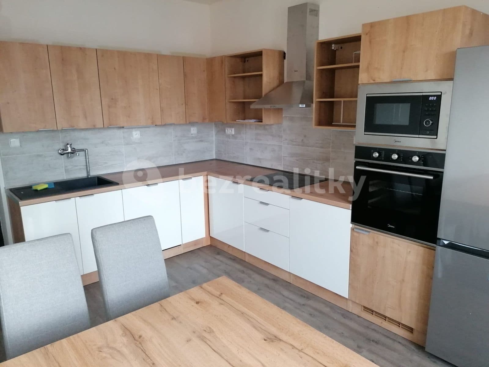 3 bedroom flat to rent, 82 m², U Husova sboru, Pardubice, Pardubický Region 3 bedroom flat to rent, 82 m², U Husova sboru, Pardubice, Pardubický Region