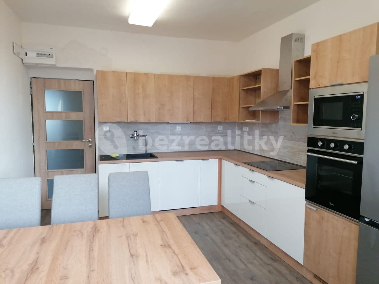 3 bedroom flat to rent, 82 m², U Husova sboru, Pardubice, Pardubický Region 3 bedroom flat to rent, 82 m², U Husova sboru, Pardubice, Pardubický Region