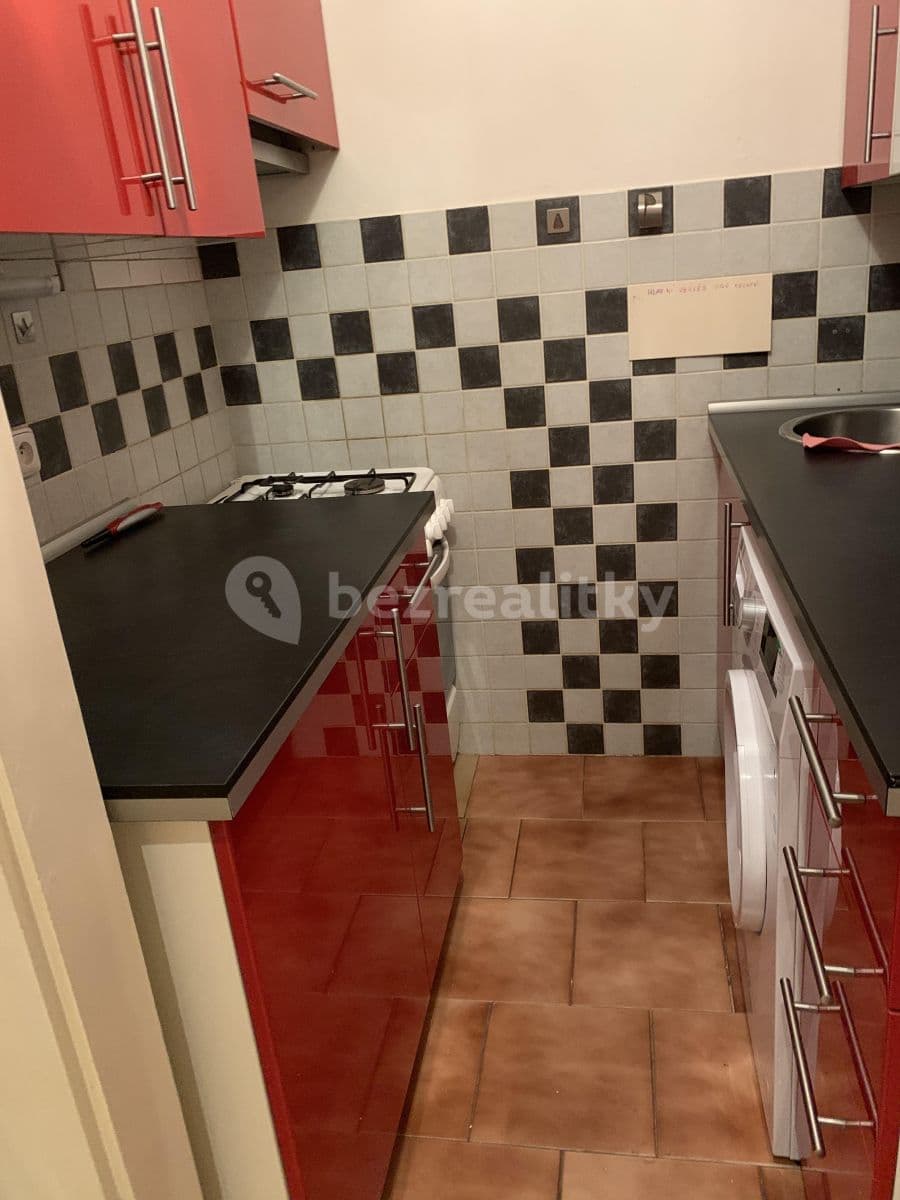 3 bedroom flat to rent, 75 m², Dvacátého osmého pluku, Prague, Prague 3 bedroom flat to rent, 75 m², Dvacátého osmého pluku, Prague, Prague