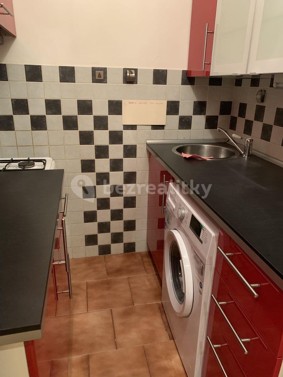 3 bedroom flat to rent, 75 m², Dvacátého osmého pluku, Prague, Prague 3 bedroom flat to rent, 75 m², Dvacátého osmého pluku, Prague, Prague