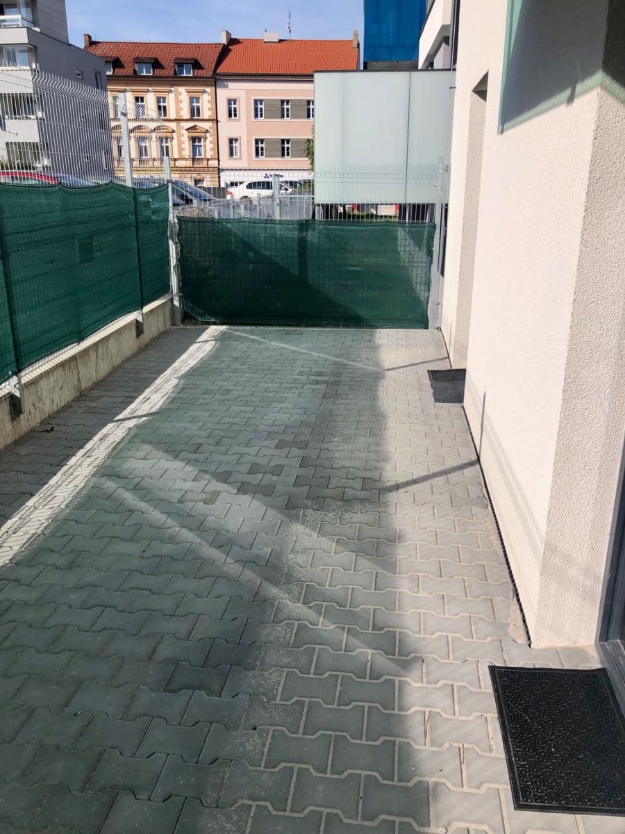 1 bedroom with open-plan kitchen flat to rent, 59 m², Poděbradova, Plzeň, Plzeňský Region 1 bedroom with open-plan kitchen flat to rent, 59 m², Poděbradova, Plzeň, Plzeňský Region