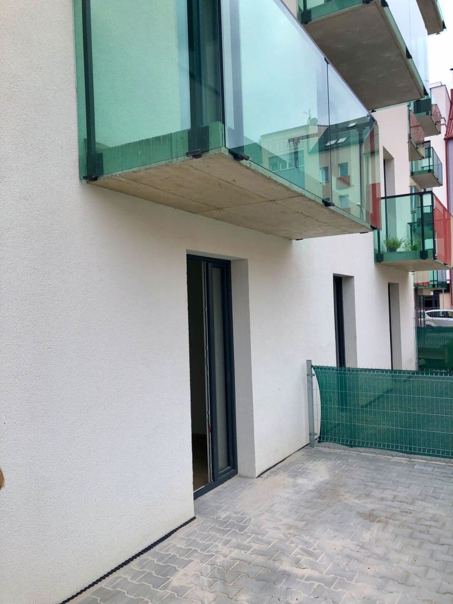 1 bedroom with open-plan kitchen flat to rent, 59 m², Poděbradova, Plzeň, Plzeňský Region 1 bedroom with open-plan kitchen flat to rent, 59 m², Poděbradova, Plzeň, Plzeňský Region