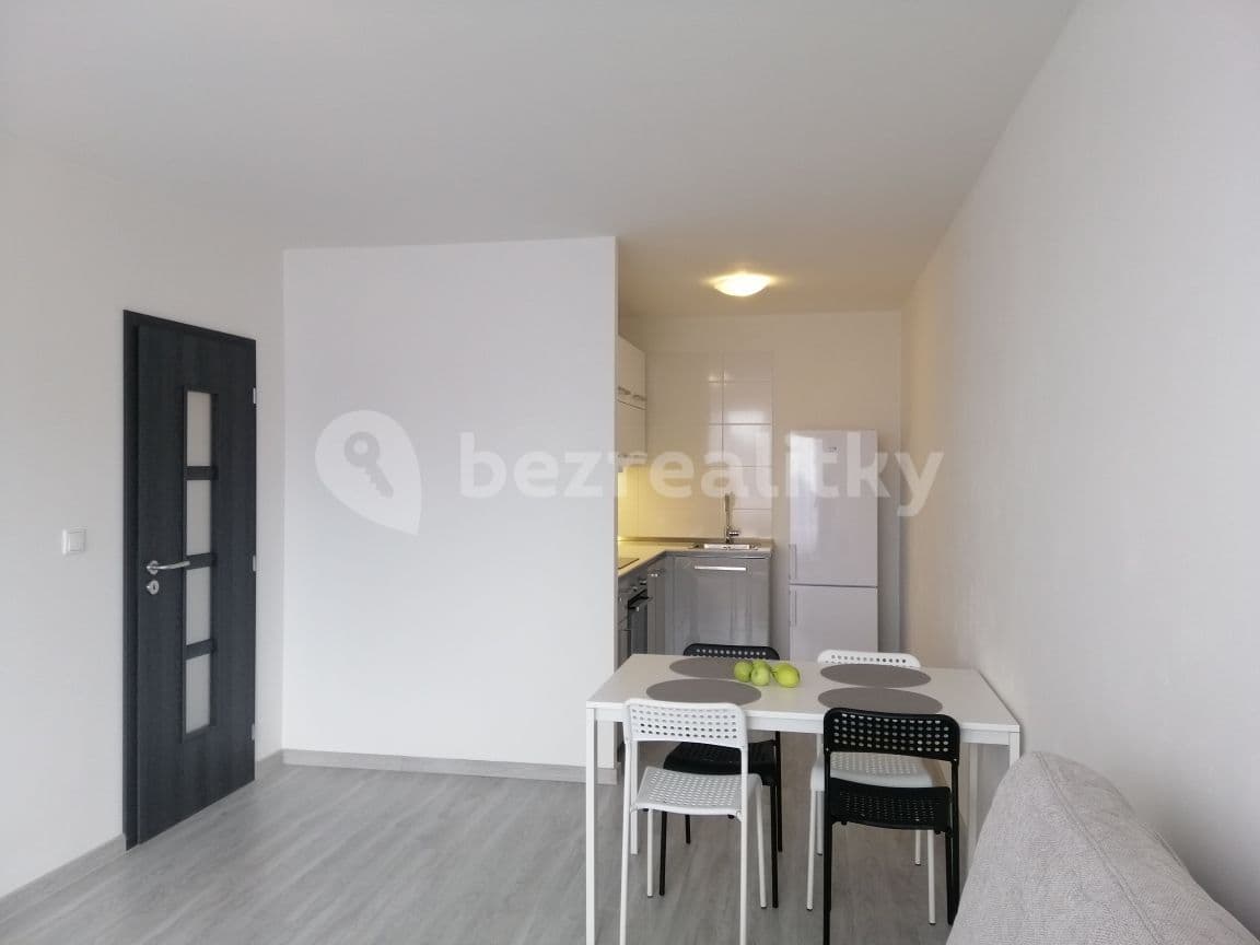 1 bedroom with open-plan kitchen flat to rent, 43 m², Kardašovská, Prague, Prague 1 bedroom with open-plan kitchen flat to rent, 43 m², Kardašovská, Prague, Prague
