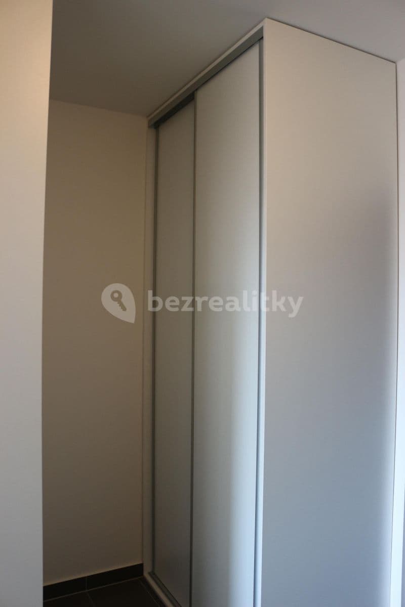 Studio flat to rent, 42 m², Škrábkových, Prague, Prague Studio flat to rent, 42 m², Škrábkových, Prague, Prague