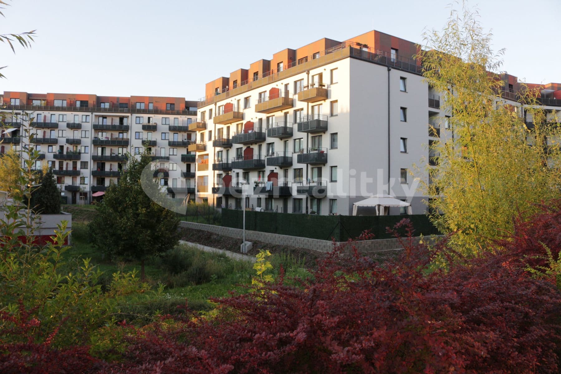 Studio flat to rent, 42 m², Škrábkových, Prague, Prague Studio flat to rent, 42 m², Škrábkových, Prague, Prague