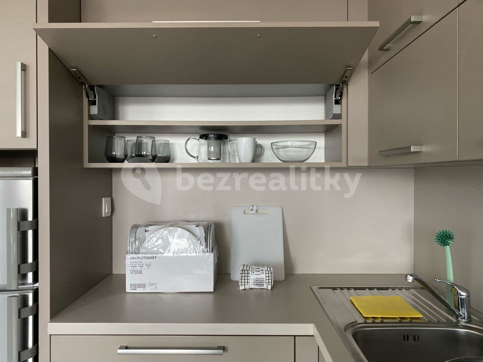 Studio flat to rent, 42 m², Škrábkových, Prague, Prague Studio flat to rent, 42 m², Škrábkových, Prague, Prague