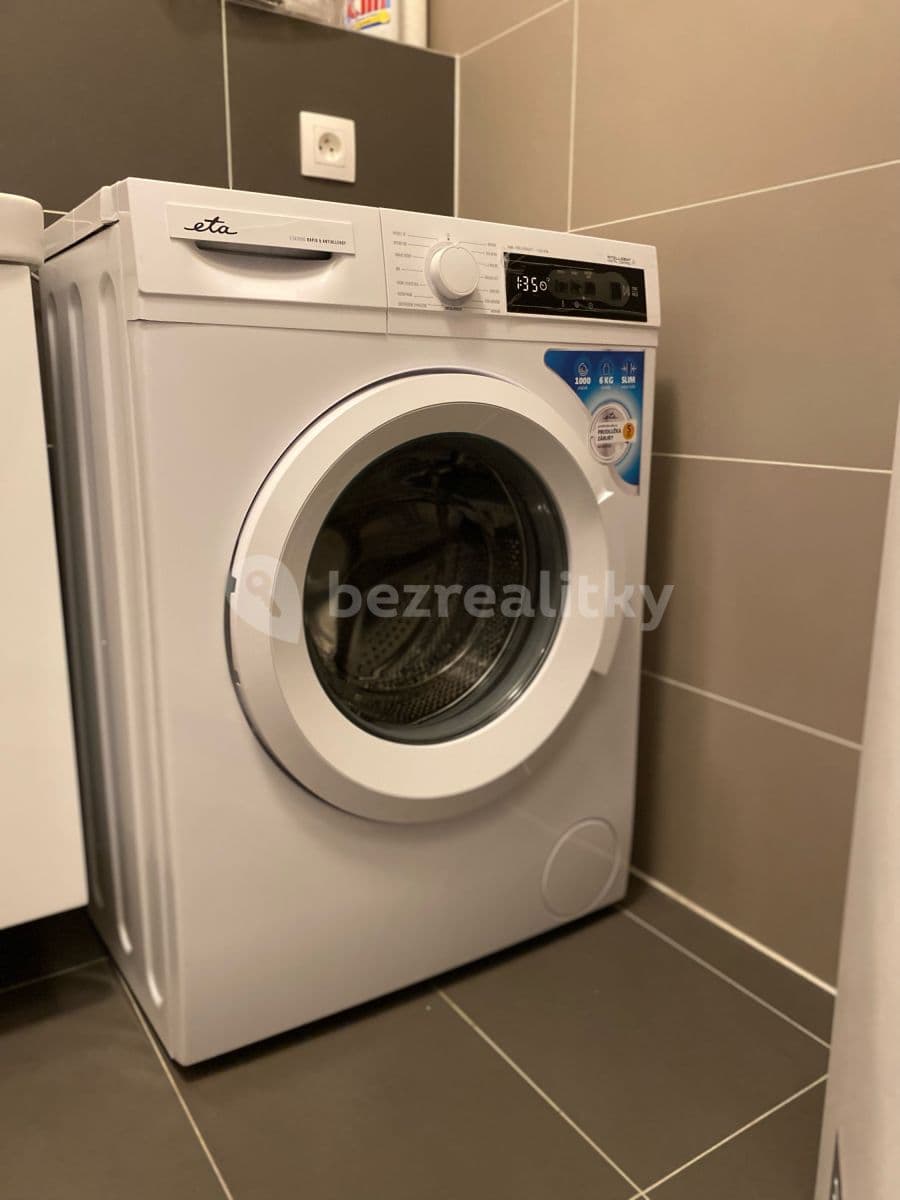 Studio flat to rent, 42 m², Škrábkových, Prague, Prague Studio flat to rent, 42 m², Škrábkových, Prague, Prague