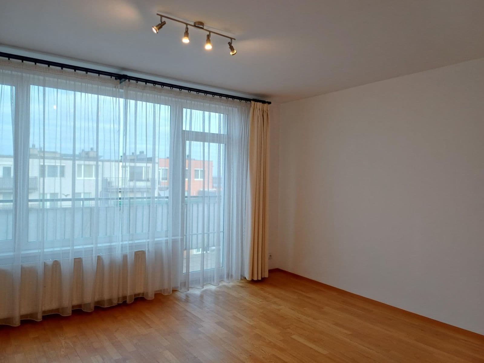 1 bedroom with open-plan kitchen flat to rent, 52 m², Zakšínská, Prague, Prague 1 bedroom with open-plan kitchen flat to rent, 52 m², Zakšínská, Prague, Prague