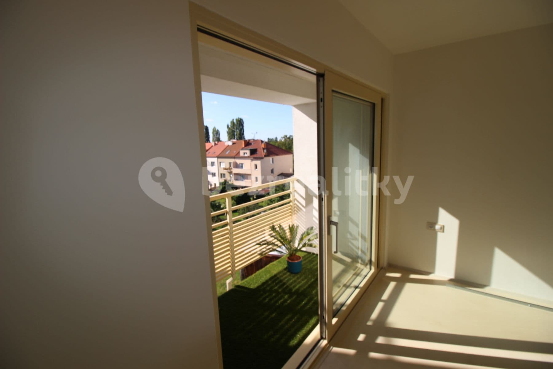 2 bedroom with open-plan kitchen flat to rent, 81 m², Bendlova, Brno, Jihomoravský Region 2 bedroom with open-plan kitchen flat to rent, 81 m², Bendlova, Brno, Jihomoravský Region