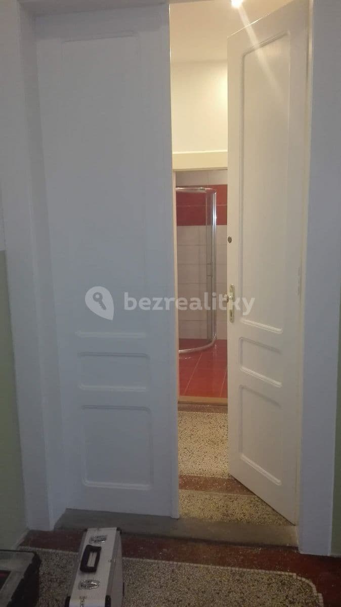 2 bedroom with open-plan kitchen flat to rent, 64 m², Husova, Mladá Boleslav, Středočeský Region 2 bedroom with open-plan kitchen flat to rent, 64 m², Husova, Mladá Boleslav, Středočeský Region