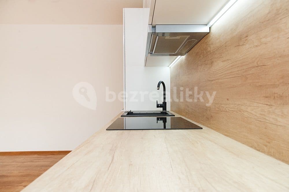 1 bedroom with open-plan kitchen flat to rent, 41 m², Sokolovská, Ostrava, Moravskoslezský Region 1 bedroom with open-plan kitchen flat to rent, 41 m², Sokolovská, Ostrava, Moravskoslezský Region