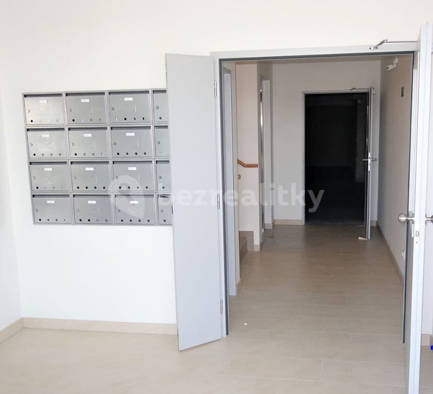 1 bedroom with open-plan kitchen flat to rent, 61 m², Tryskovická, Prague, Prague 1 bedroom with open-plan kitchen flat to rent, 61 m², Tryskovická, Prague, Prague