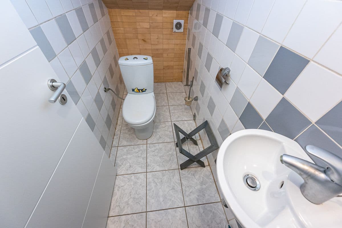 3 bedroom with open-plan kitchen flat to rent, 126 m², Vltavská, Prague, Prague 3 bedroom with open-plan kitchen flat to rent, 126 m², Vltavská, Prague, Prague