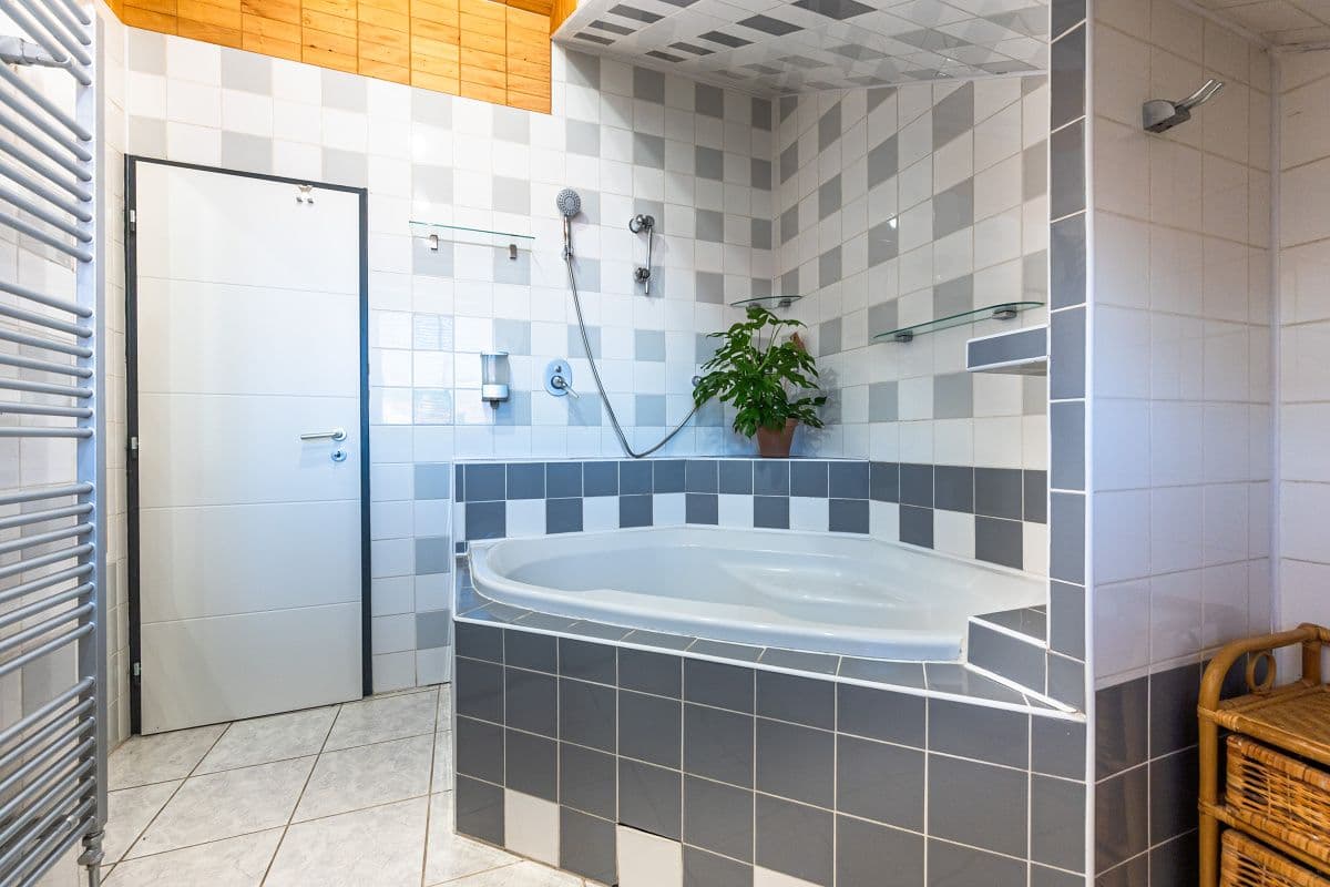 3 bedroom with open-plan kitchen flat to rent, 126 m², Vltavská, Prague, Prague 3 bedroom with open-plan kitchen flat to rent, 126 m², Vltavská, Prague, Prague